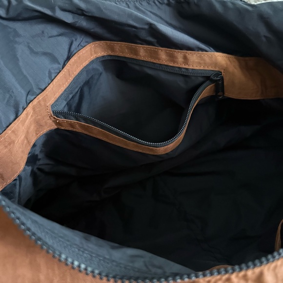 BAGGU Large Brown Crescent Sling Bag - Picture 8 of 11